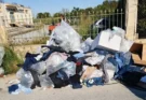 Δ. ΘΕΡΜΗΣ : Καμπάνα 500 ευρώ σε πολίτη που πέταξε… 200 κιλά ρούχα δίπλα σε κάδο